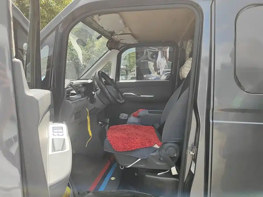 Foton Fengjing i7 2025 2025 Multi-purpose Long Wheelbase FWD CATL 66.67kWh Smart Edition Flat Roof Single Tire 6-Seater
