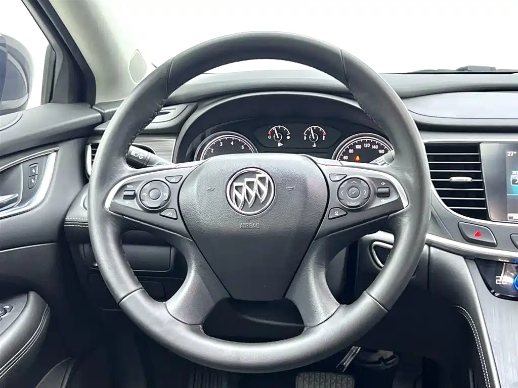 Buick LaCrosse 2018 Model 20T Elite Edition фото 8