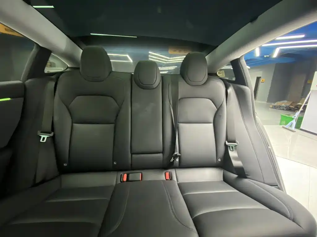 Фото 22 - Tesla Model 3