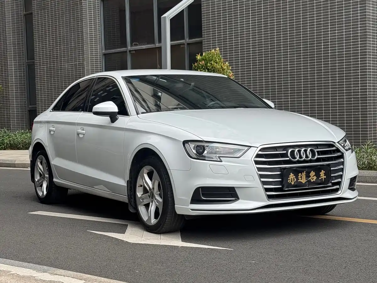 Audi A3 2019 Limousine 35 TFSI Progressive China VI фото 2