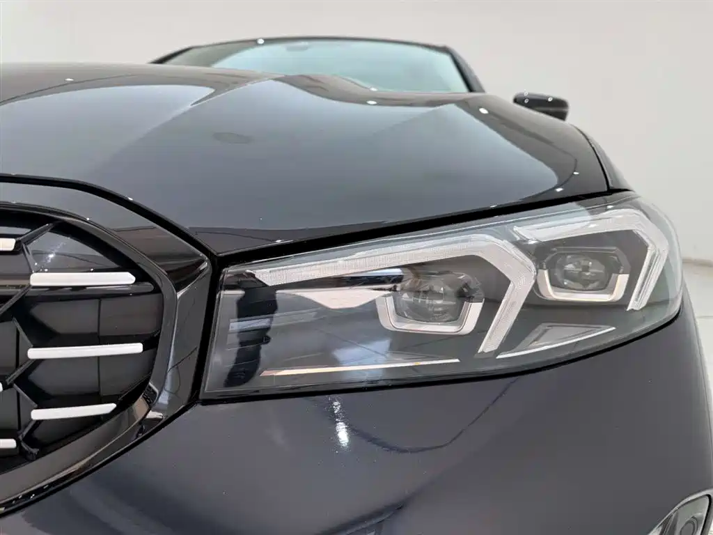 BMW 3 Series 2023 325Li M Sport Black Night Package фото 2
