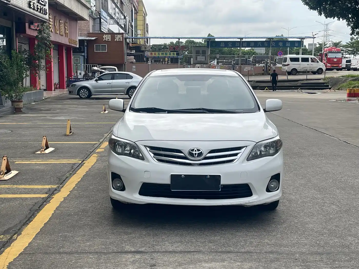 Photo 2 - Toyota Corolla