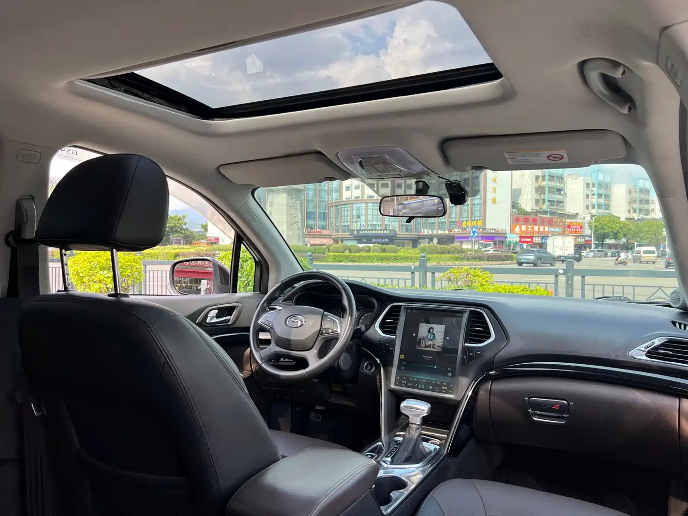 GAC Trumpchi Trumpchi GS4 2016 235T G-DCT Luxury Edition фото 8