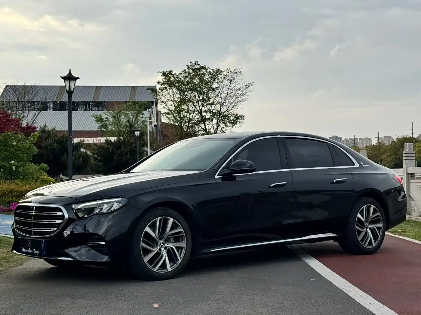 Mercedes-Benz E-Class 2024 E 300 L Fashion фото 3