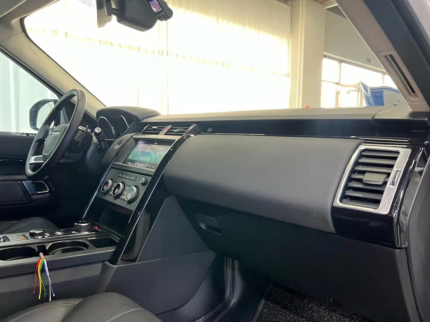 Land Rover Discovery 2019 3.0 SC V6 SE фото 8