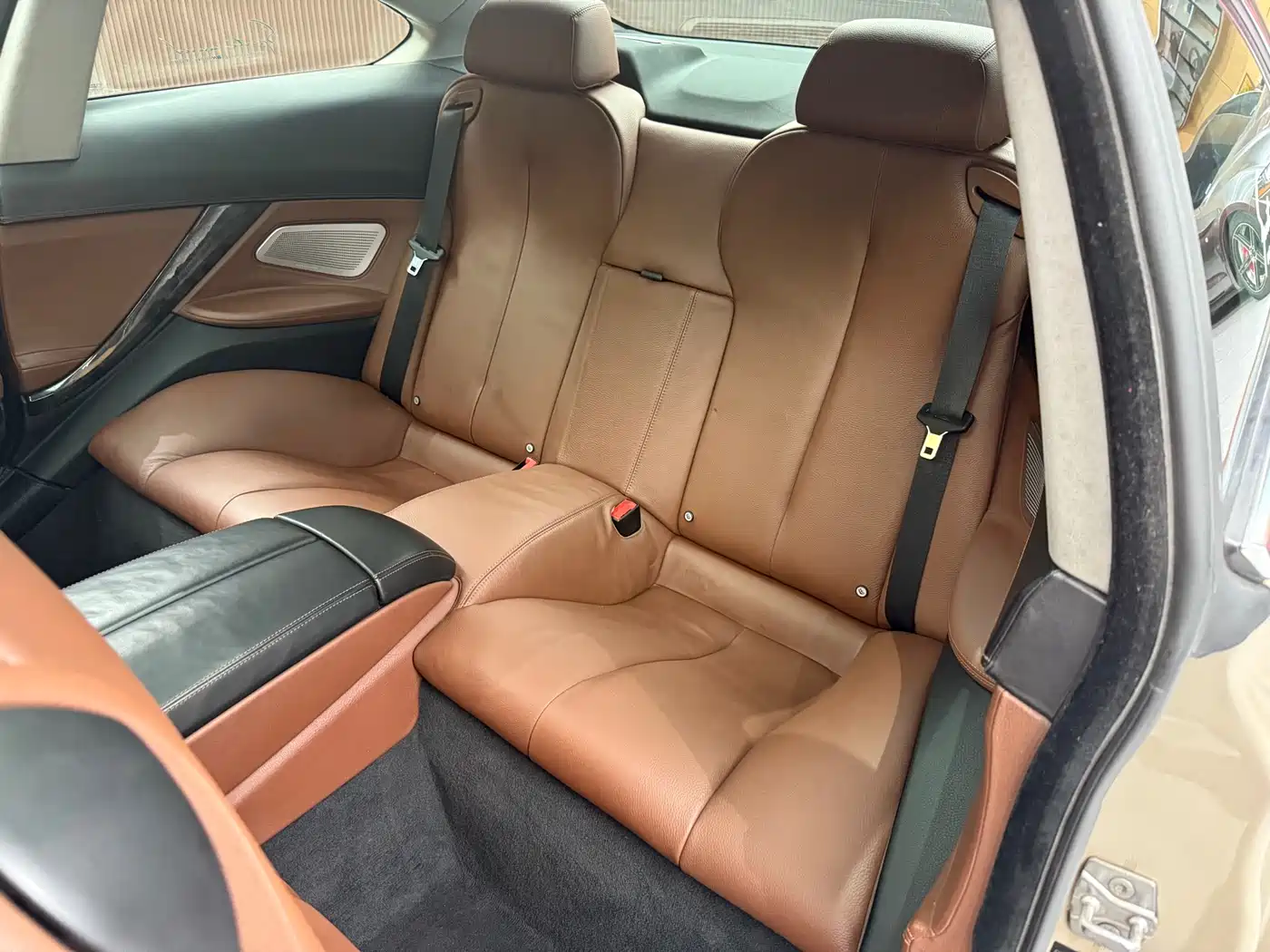 BMW 6 Series 2012 650i Coupe фото 22