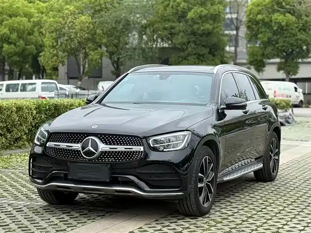 MERCEDES-BENZ GLC