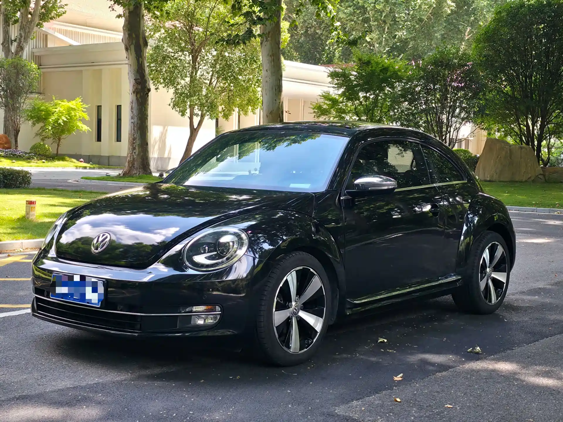 Photo 1 - Volkswagen Beetle