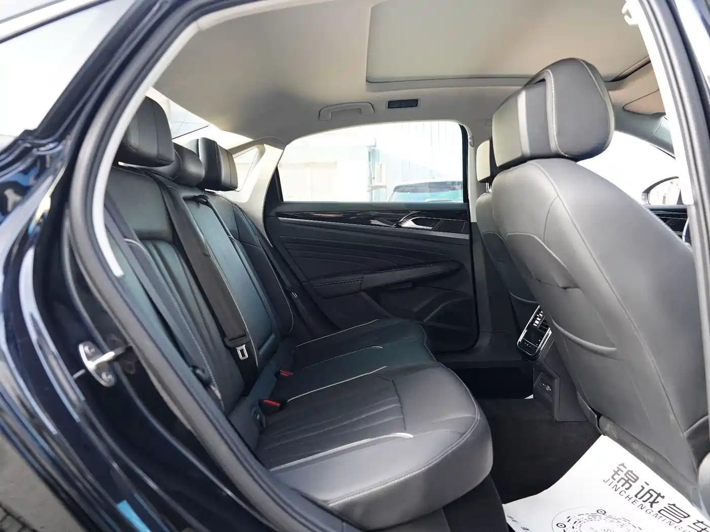 Volkswagen Passat 2024 330TSI Elite Edition фото 4