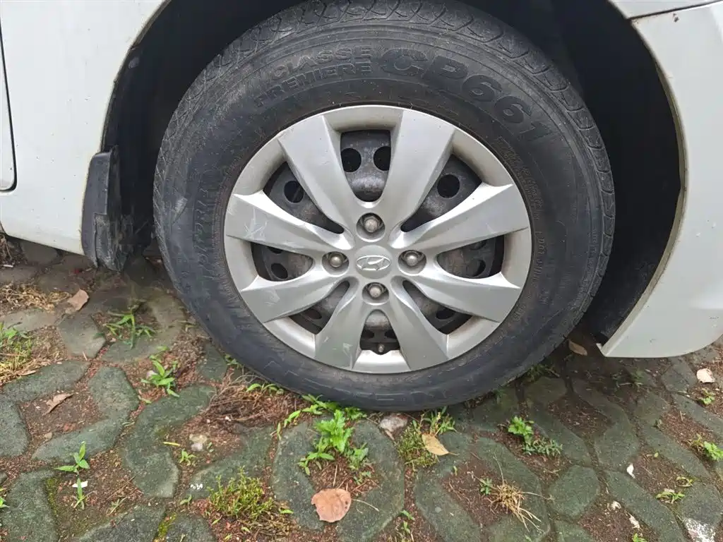 Hyundai Verna 2014 1.4L Manual Smart GLS фото 26