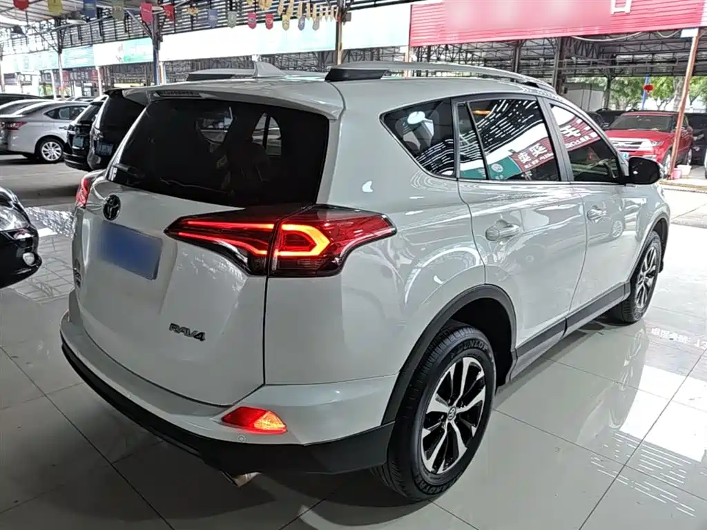 Toyota RAV4 Rongfang 2016 2.0L CVT 2WD Urban (China V) фото 7
