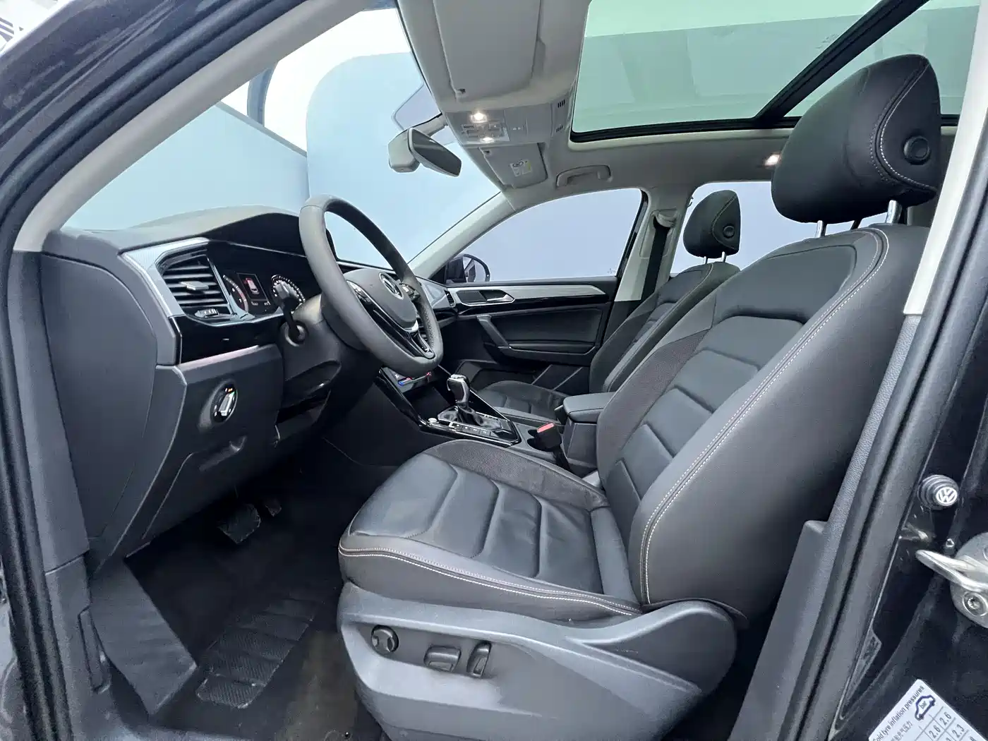 Volkswagen Tayron 2022 280TSI 2WD Luxury Smart Connect Edition фото 2