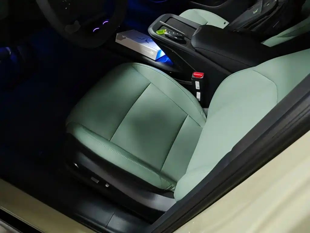 Hongqi EH7 2026 2025 690 Smart Selection Edition