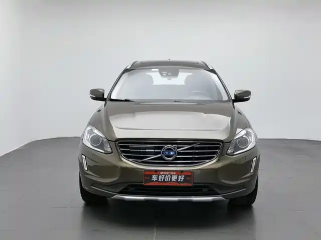 Volvo XC60 2017 T5 AWD Smart Vision Upgrade Edition — фото 3