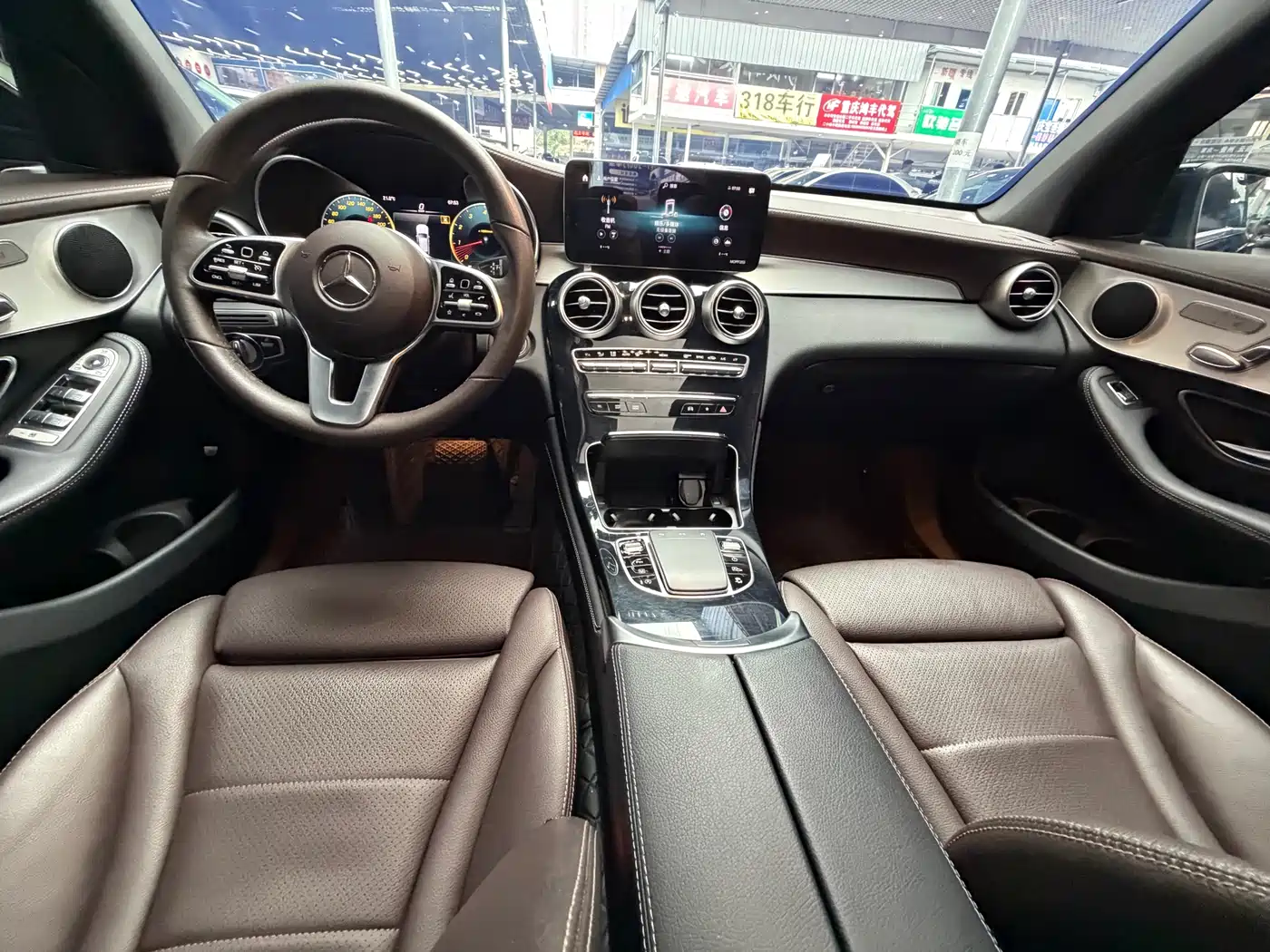 Mercedes-Benz GLC 2021 GLC 260 L 4MATIC Sporty фото 25