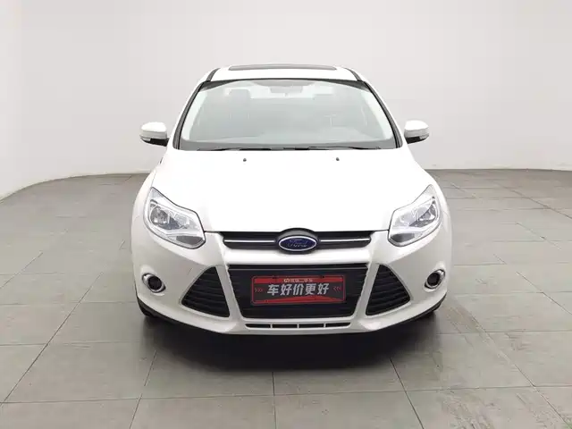 Ford Focus 2012 Sedan 1.6L Automatic Trend — фото 3
