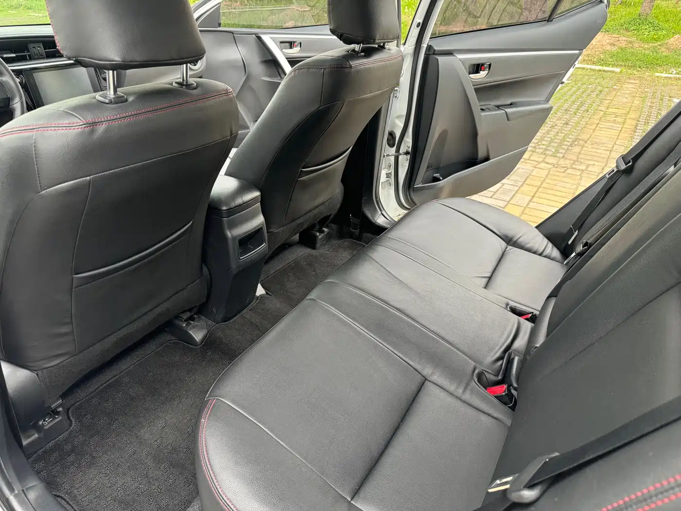 Toyota Corolla 2017 Facelift 1.2T S-CVT GL-i фото 8