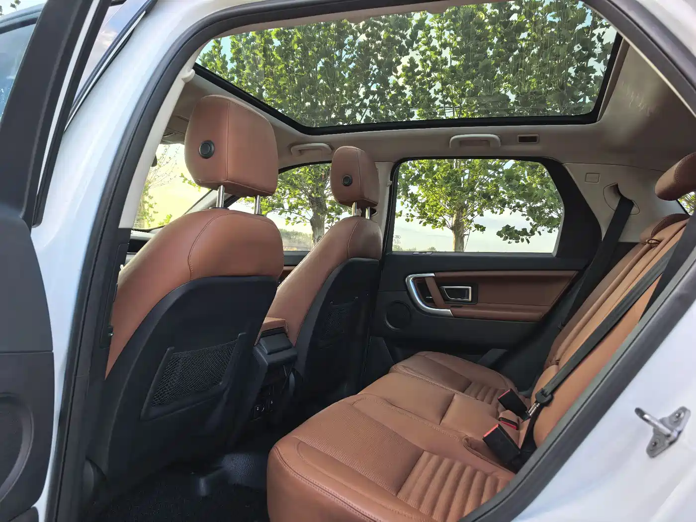 Land Rover Discovery Sport (Import) 2015 2.0T HSE Luxury фото 9