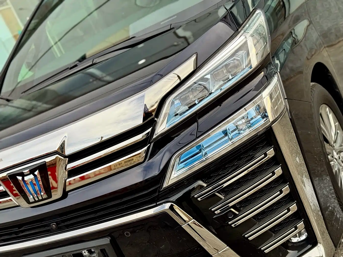 Toyota Vellfire 2021 Crown Hybrid 2.5L HV Supreme Edition фото 7
