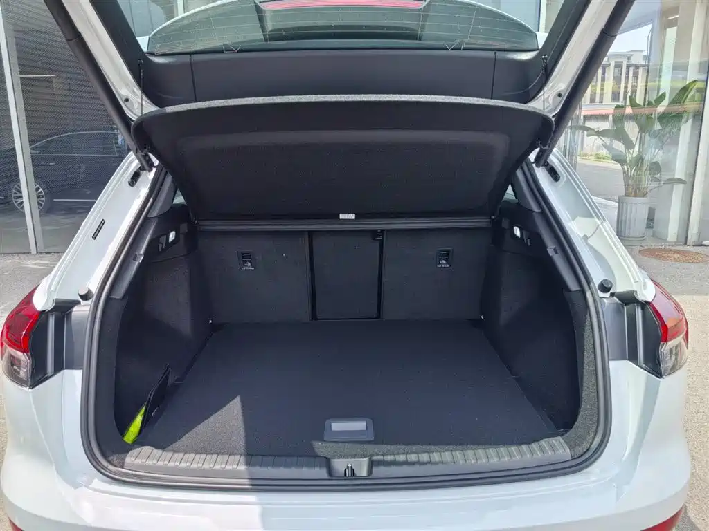 Фото 6 - Audi Q4 e-tron