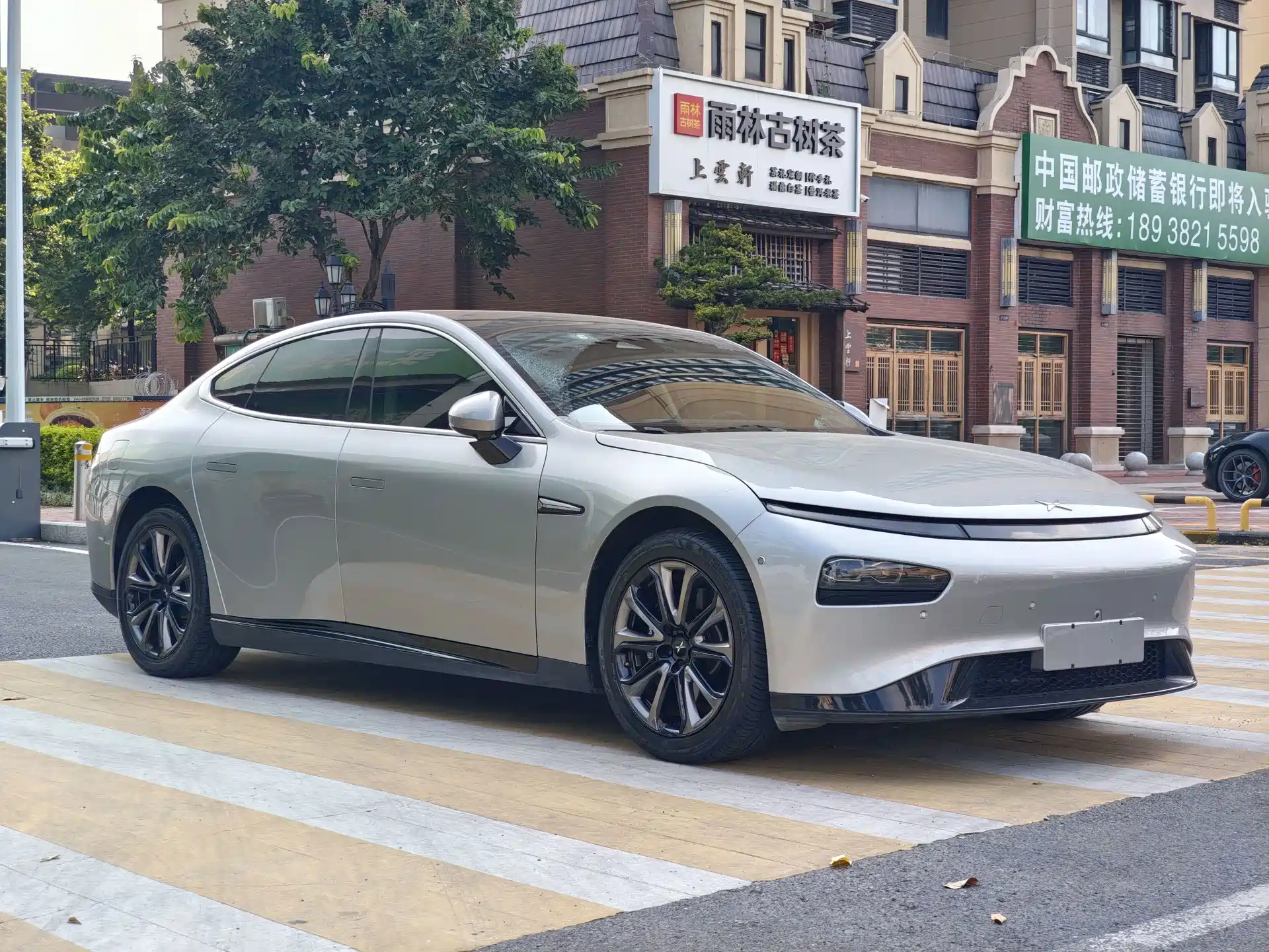 Фото 3 - XPeng P7