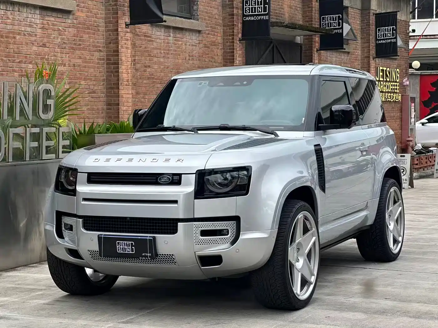Фото 2 - Land Rover Defender