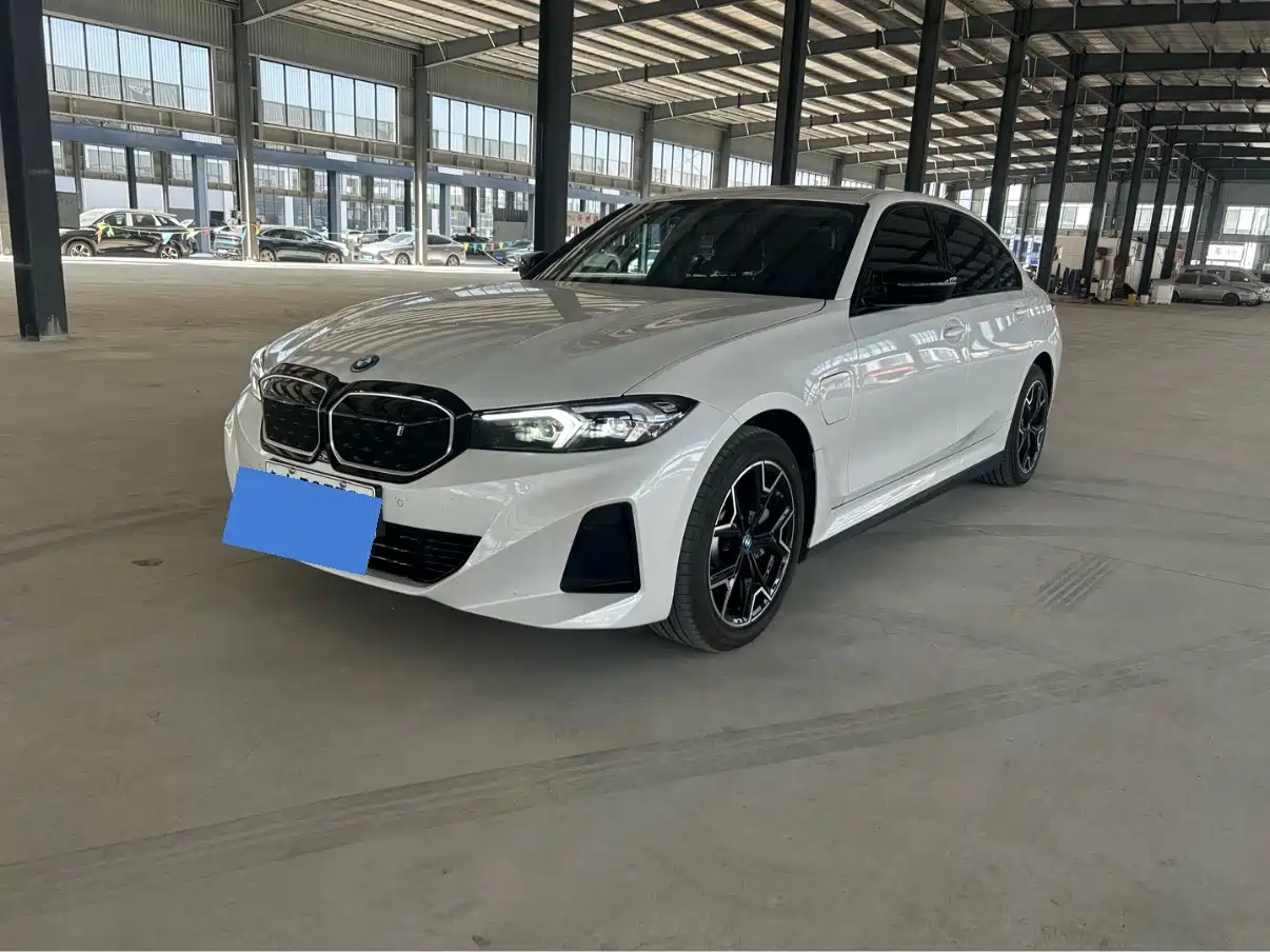 BMW i3 2024
