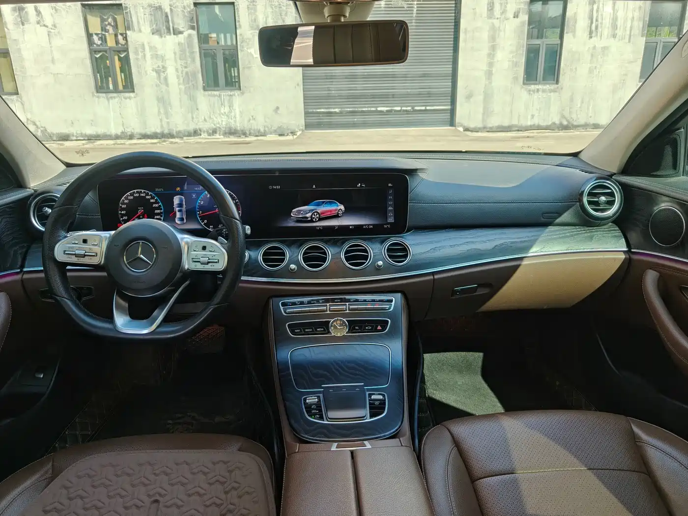 Mercedes-Benz E-Class 2019 E 300 L Sport Fashion фото 6