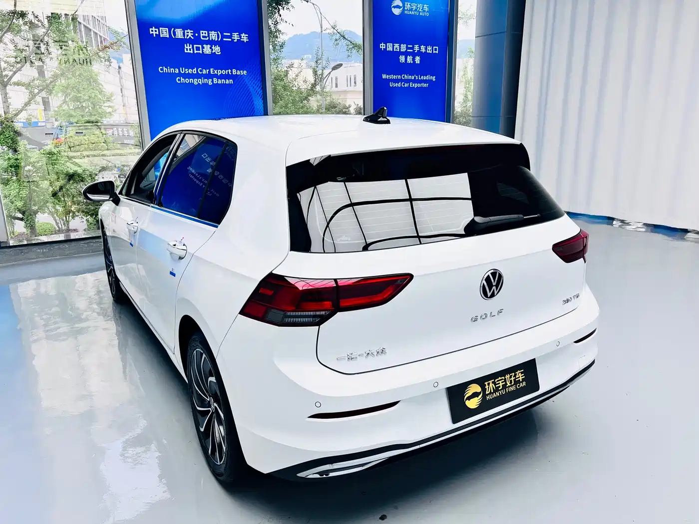 Volkswagen Golf 2024 280TSI DSG Pro 50th Anniversary Edition фото 6