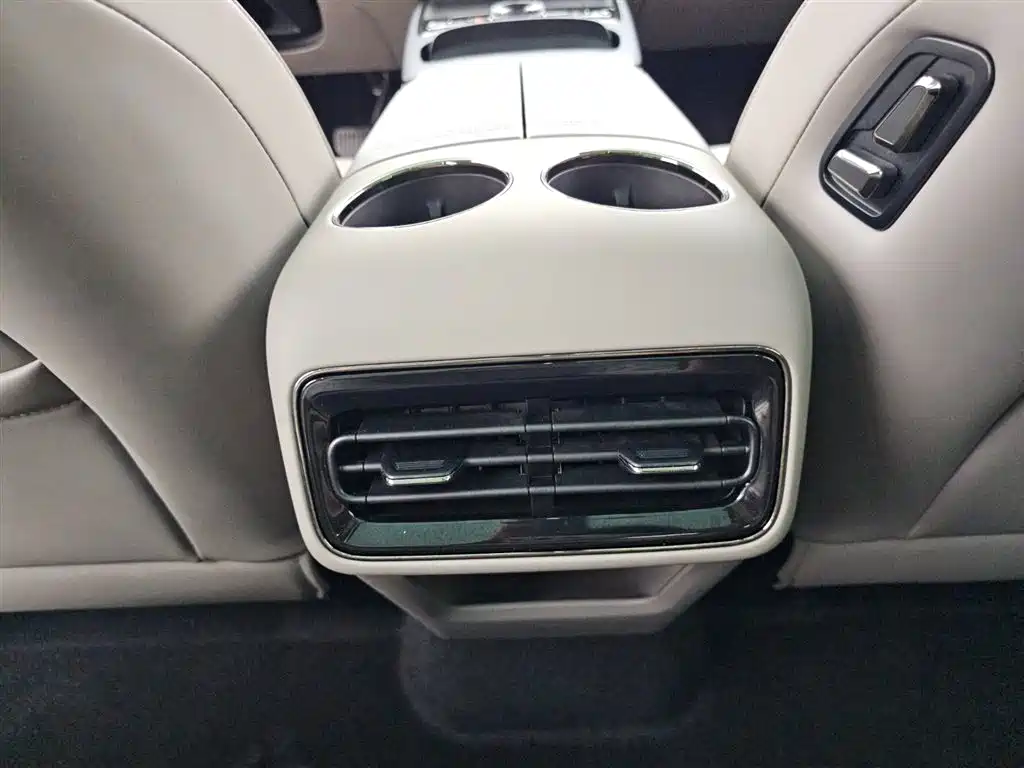 Geely Galaxy Galaxy Xingyao 8 2025 130km EM-P Starship Edition фото 14
