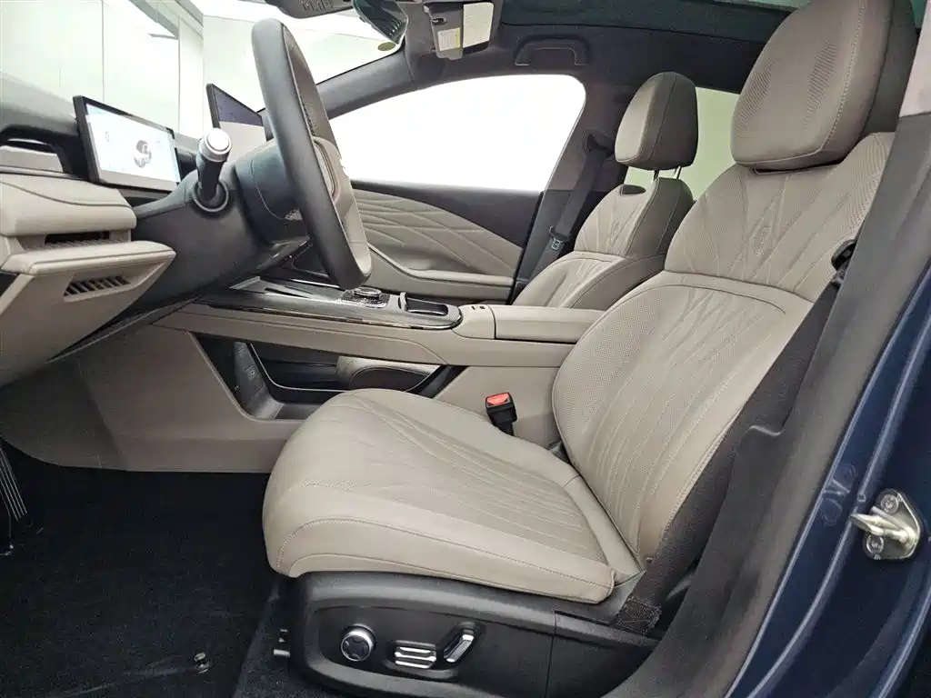 Geely Galaxy Galaxy Xingyao 8 2025 130km EM-P Starship Edition фото 8
