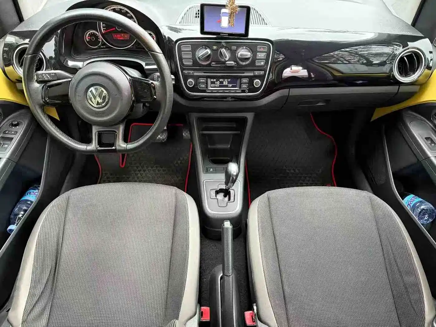 Volkswagen up! 2015 1.0L high up! фото 6