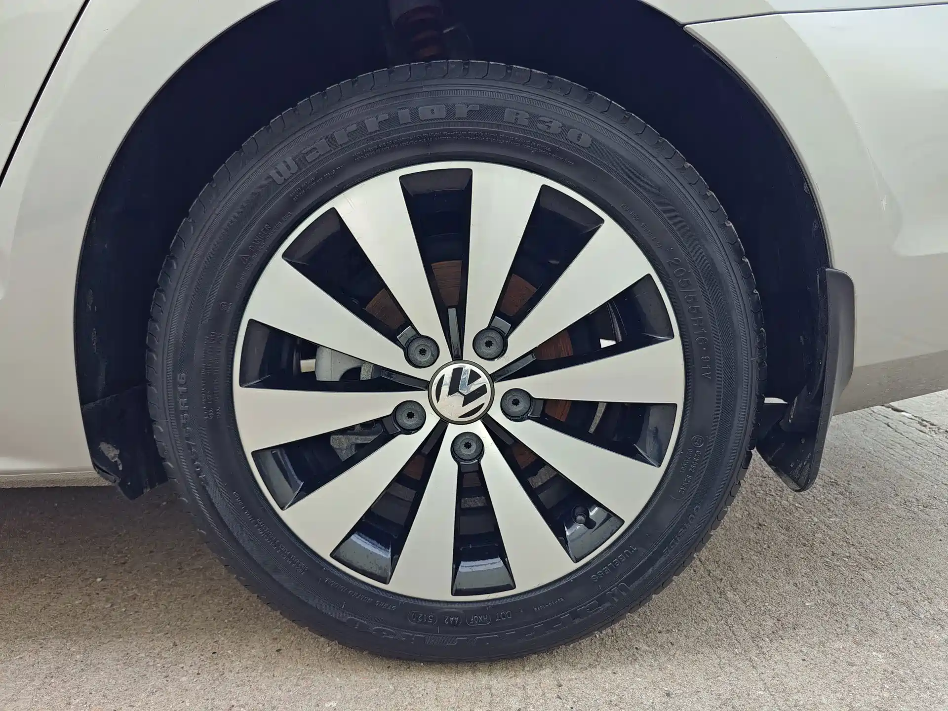Фото 42 - Volkswagen Sagitar
