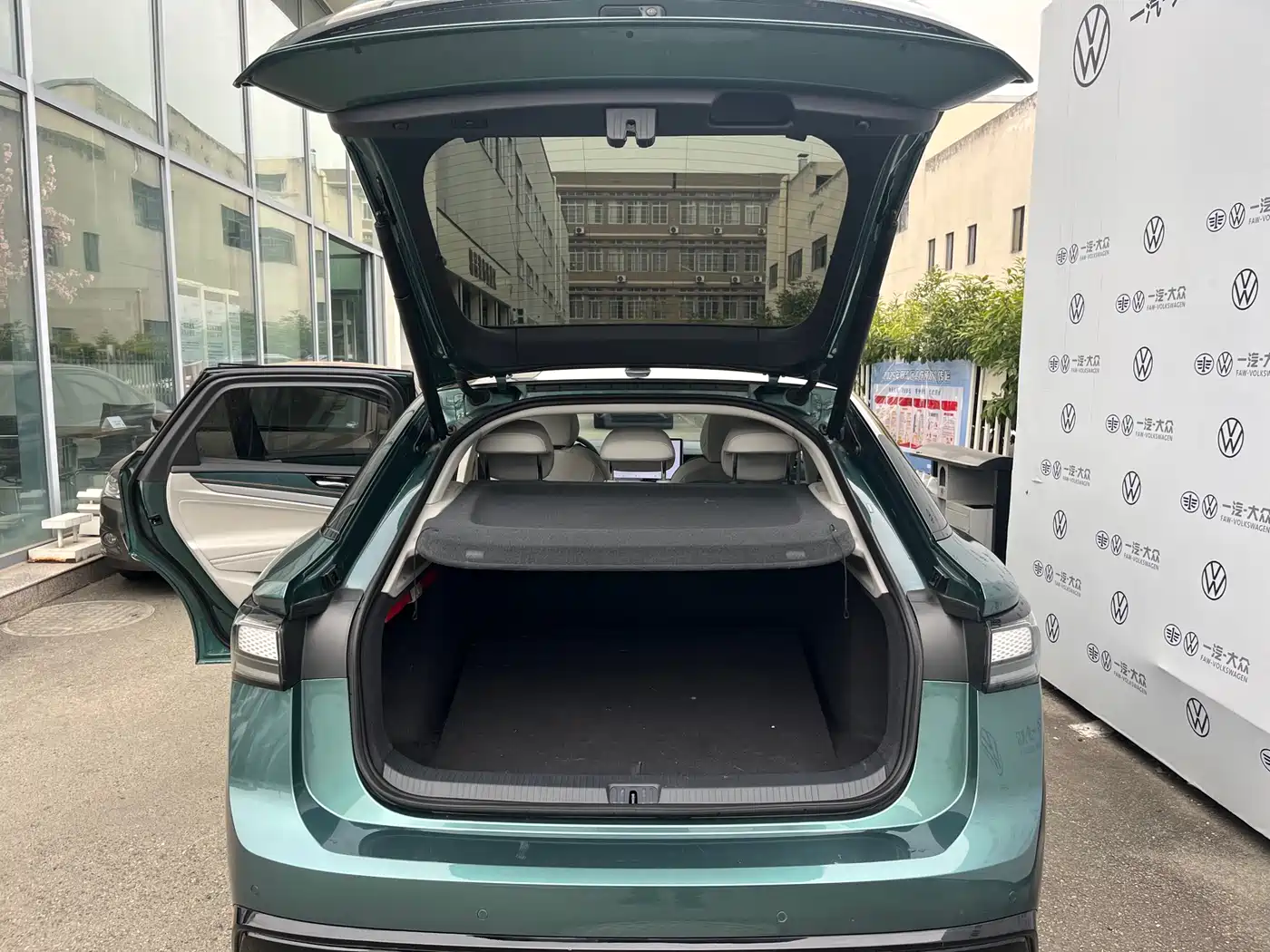 VOLKSWAGEN ID.7 VIZZION