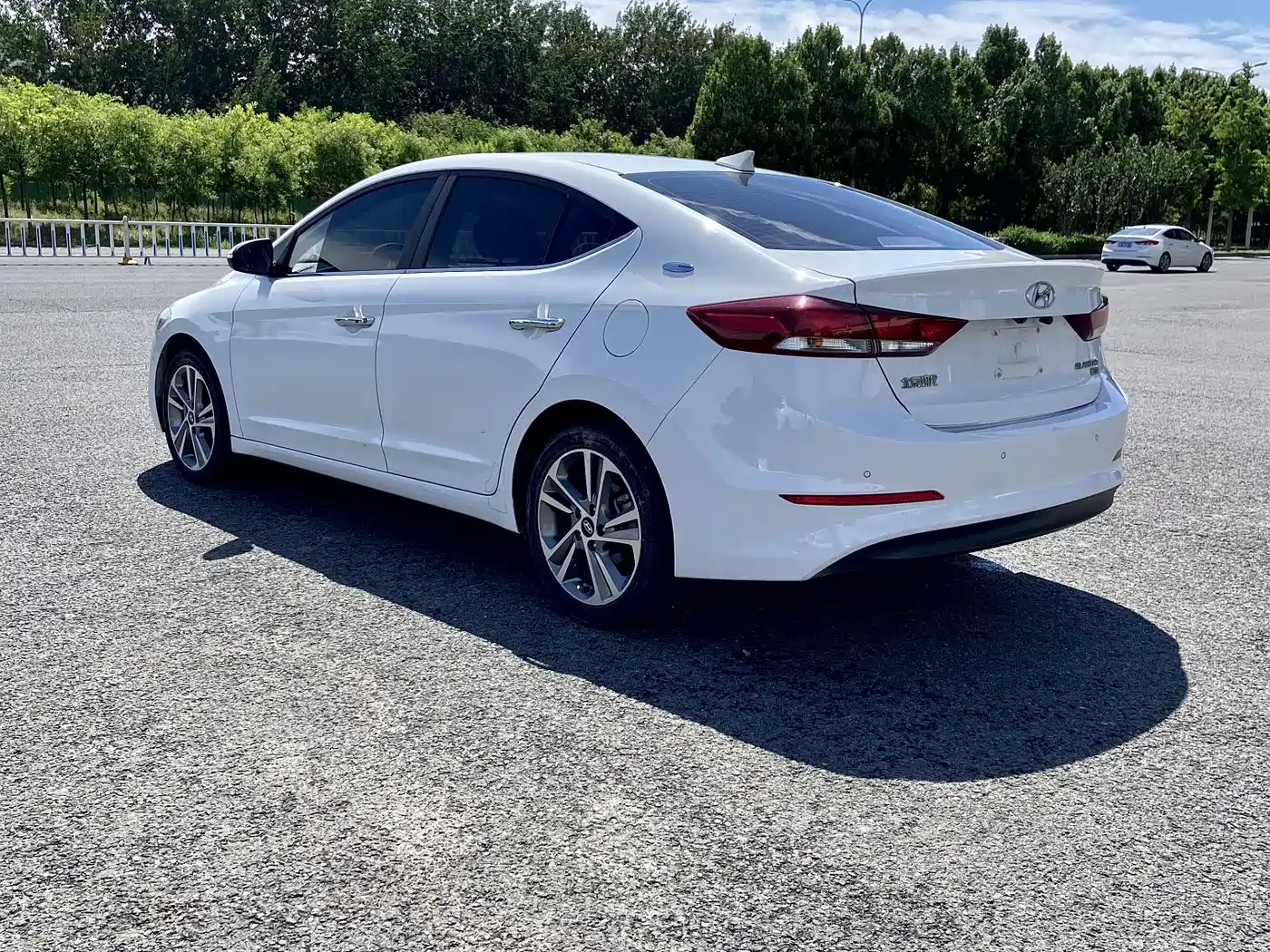 Hyundai Elantra 2016 Model 1.6L Automatic Smart Elite фото 9