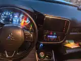 صورة 12 - Mitsubishi Outlander