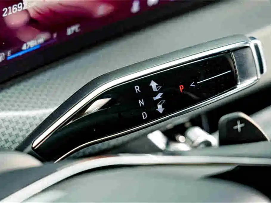 Cadillac XT5 2025 2.0T Luxury фото 17