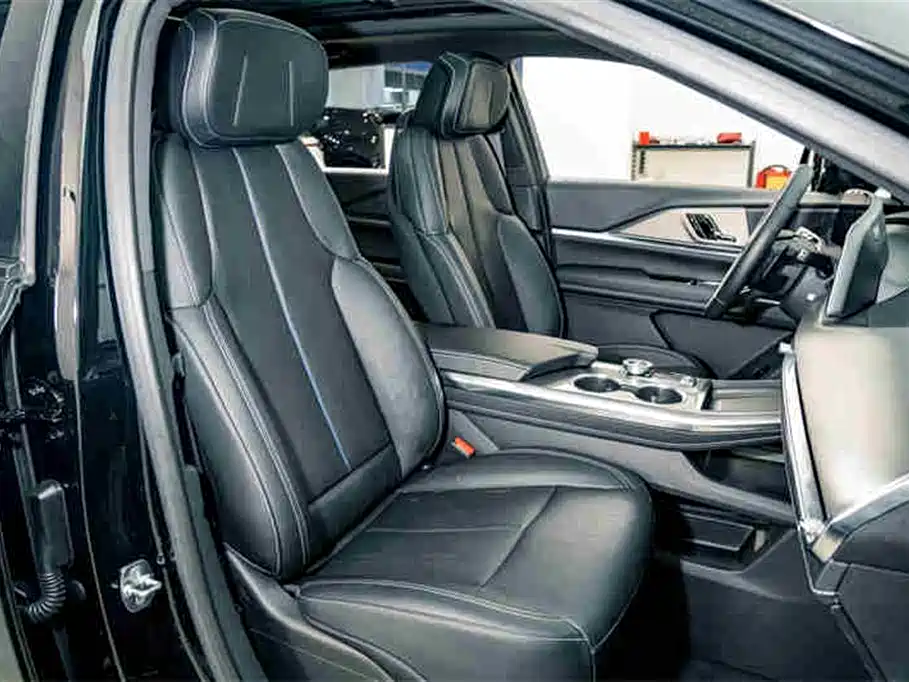 Cadillac XT5 2025 2.0T Luxury фото 19