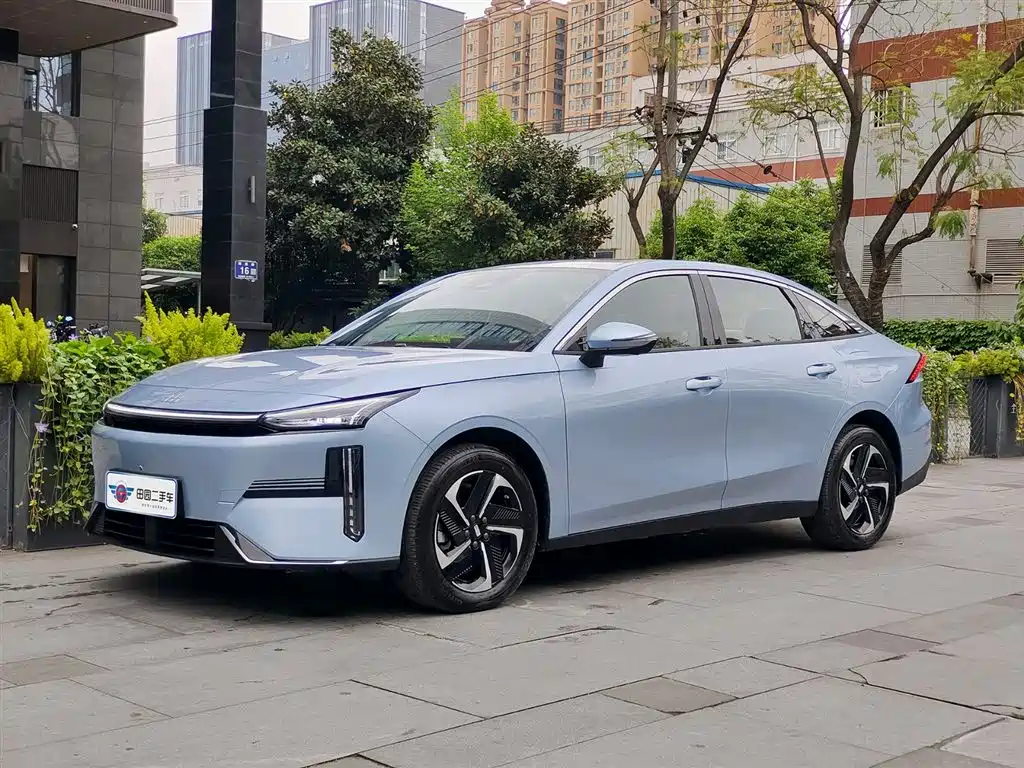 Geely Galaxy Galaxy L6 2025 EM-i 140km Explorer+ Edition