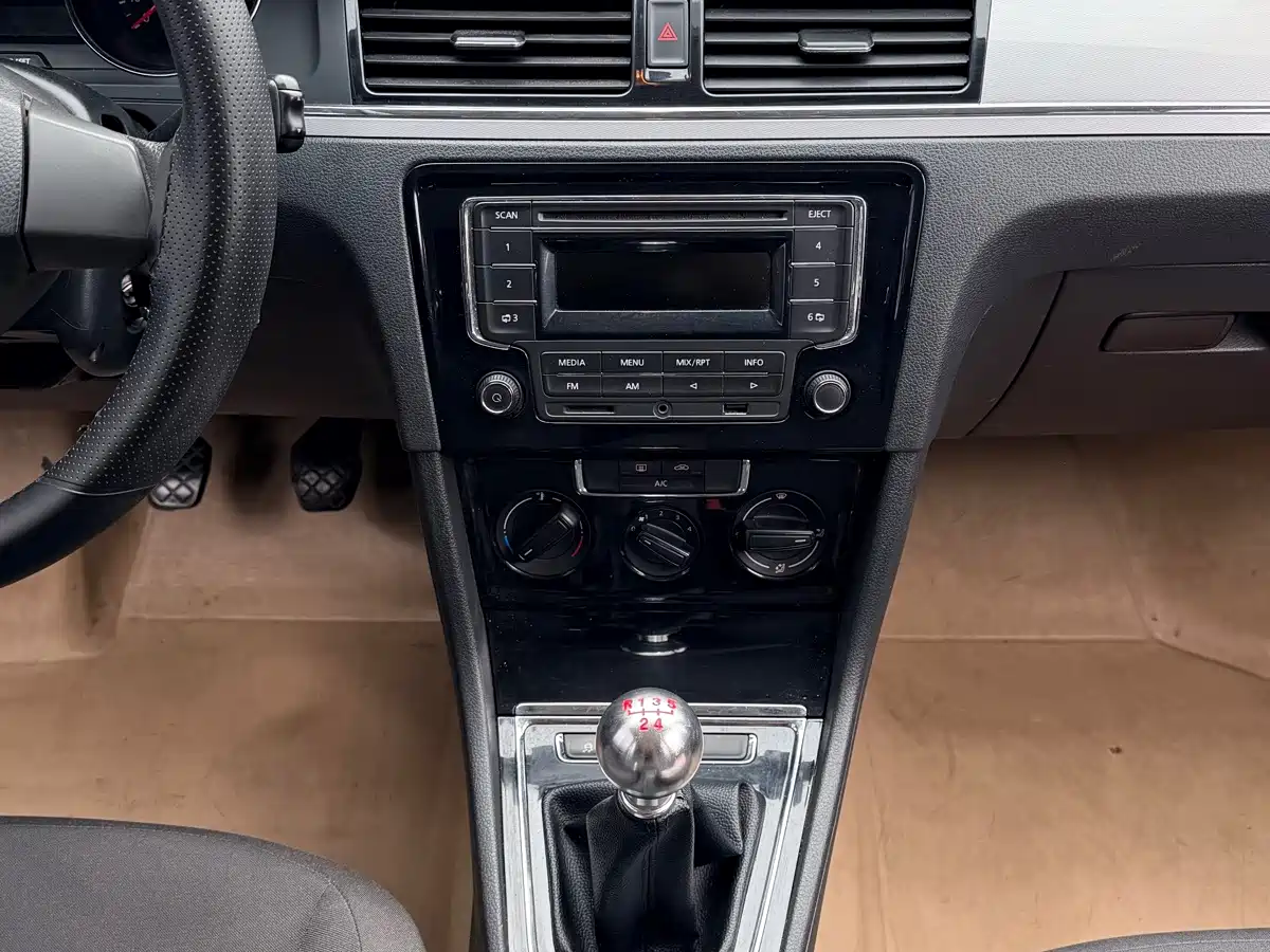 Volkswagen Bora 2013 2013 1.6L Manual Fashion Model