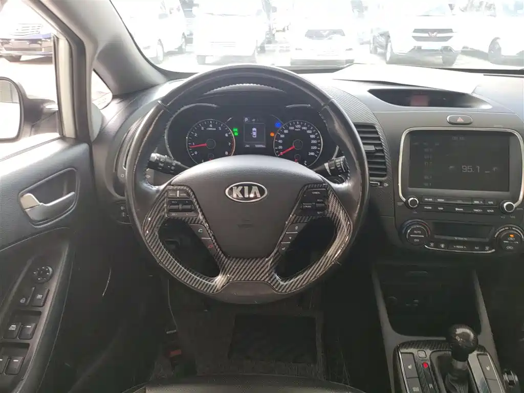 Kia K3 2016 1.6L Automatic GLS фото 7