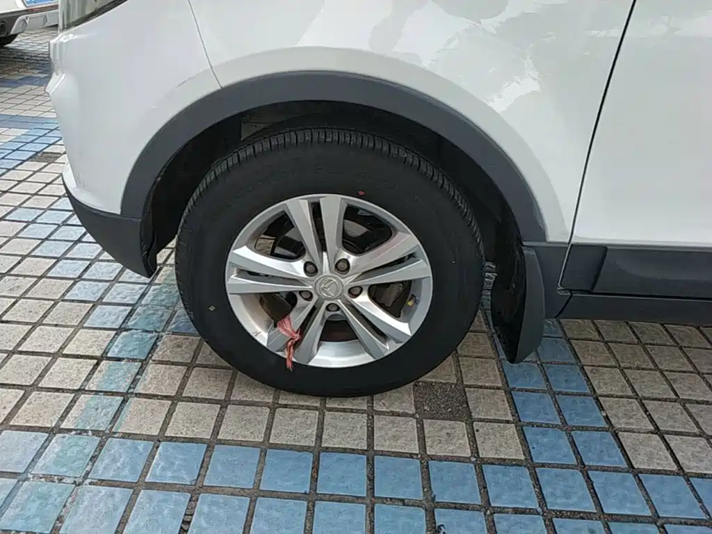 BAIC Huansu S3 2016 2016 1.5L Manual Startup Edition