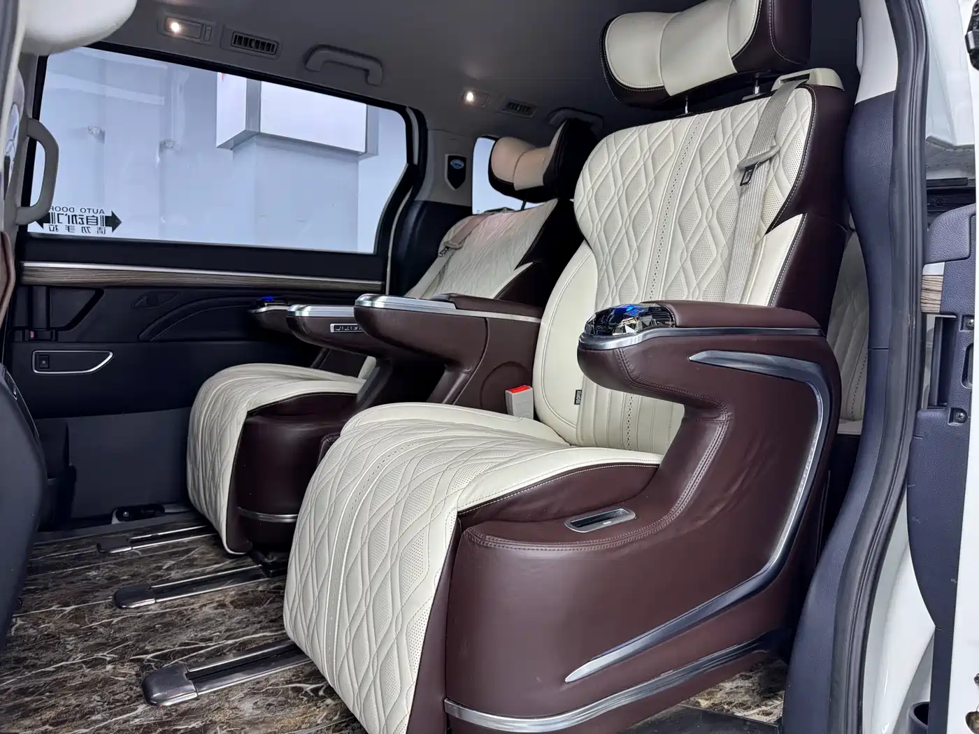 GAC Trumpchi Trumpchi M8 2021 Leading Show Series 390T Premium Edition фото 10