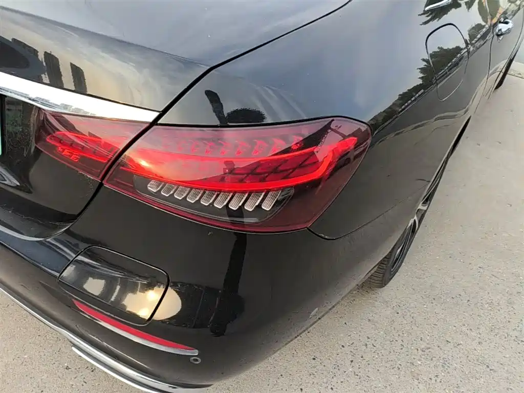 Mercedes-Benz E-Class New Energy 2022 Facelift E 350 e L Plug-in Hybrid Sedan фото 8