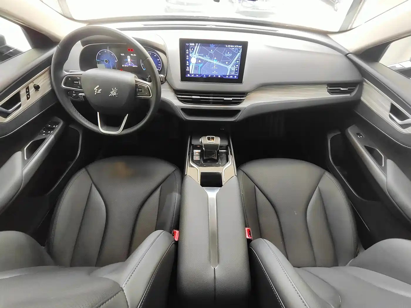 Hongqi E-QM5 2023 560km PLUS фото 17