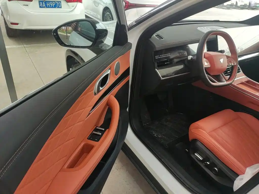 Nezha Auto Nezha L 2026 2024 Extended Range 310 Flash Charge Red Edition