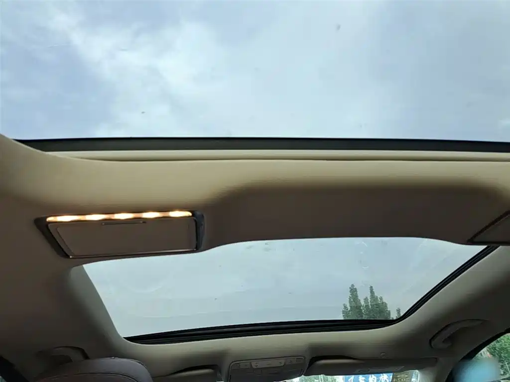Mercedes-Benz E-Class New Energy 2022 Facelift E 350 e L Plug-in Hybrid Sedan фото 18