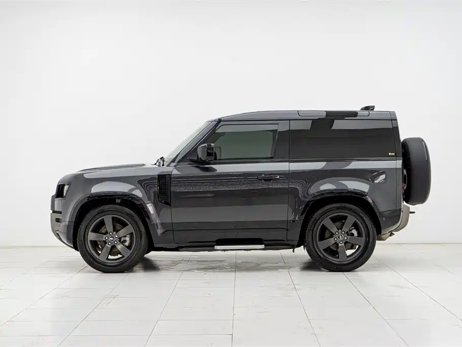 Land Rover Defender 2023 Model 90 2.0T P300 X-DYNAMIC HSE фото 7