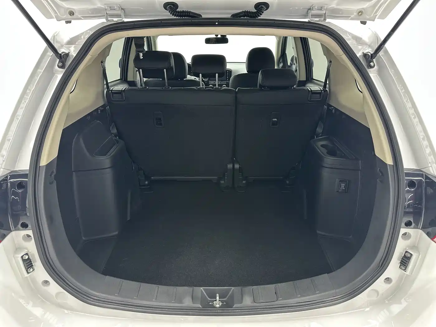 Mitsubishi Outlander 2022 2021 Facelift 2.0L 2WD Comfort Edition 5-Seater