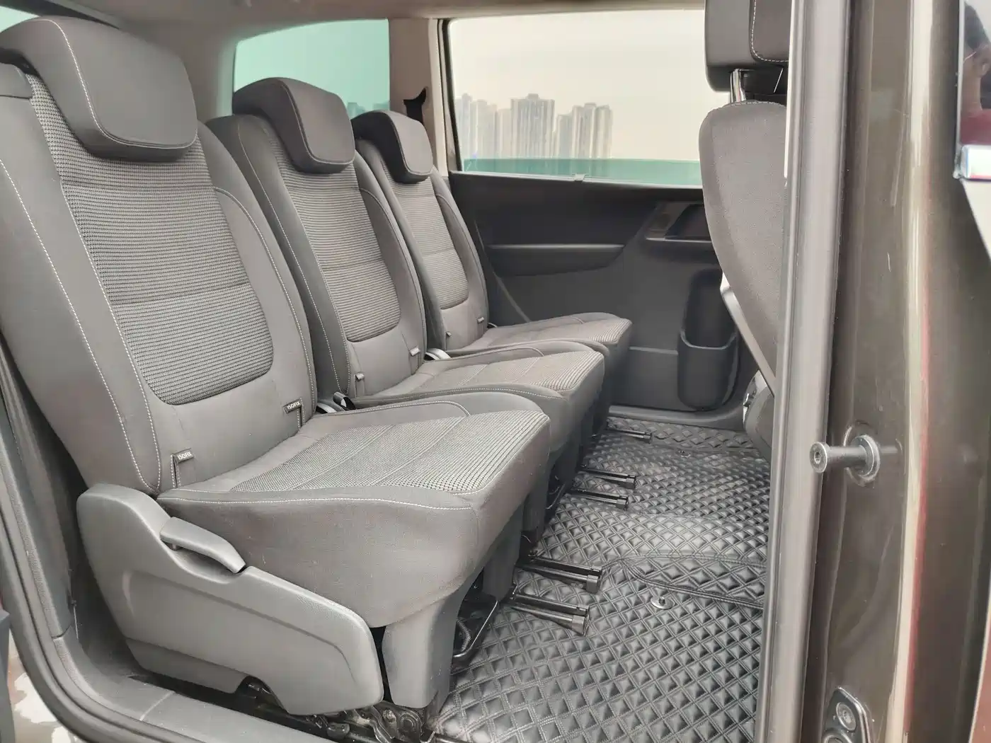 Volkswagen Sharan 2016 380TSI Comfort 7-seater фото 11
